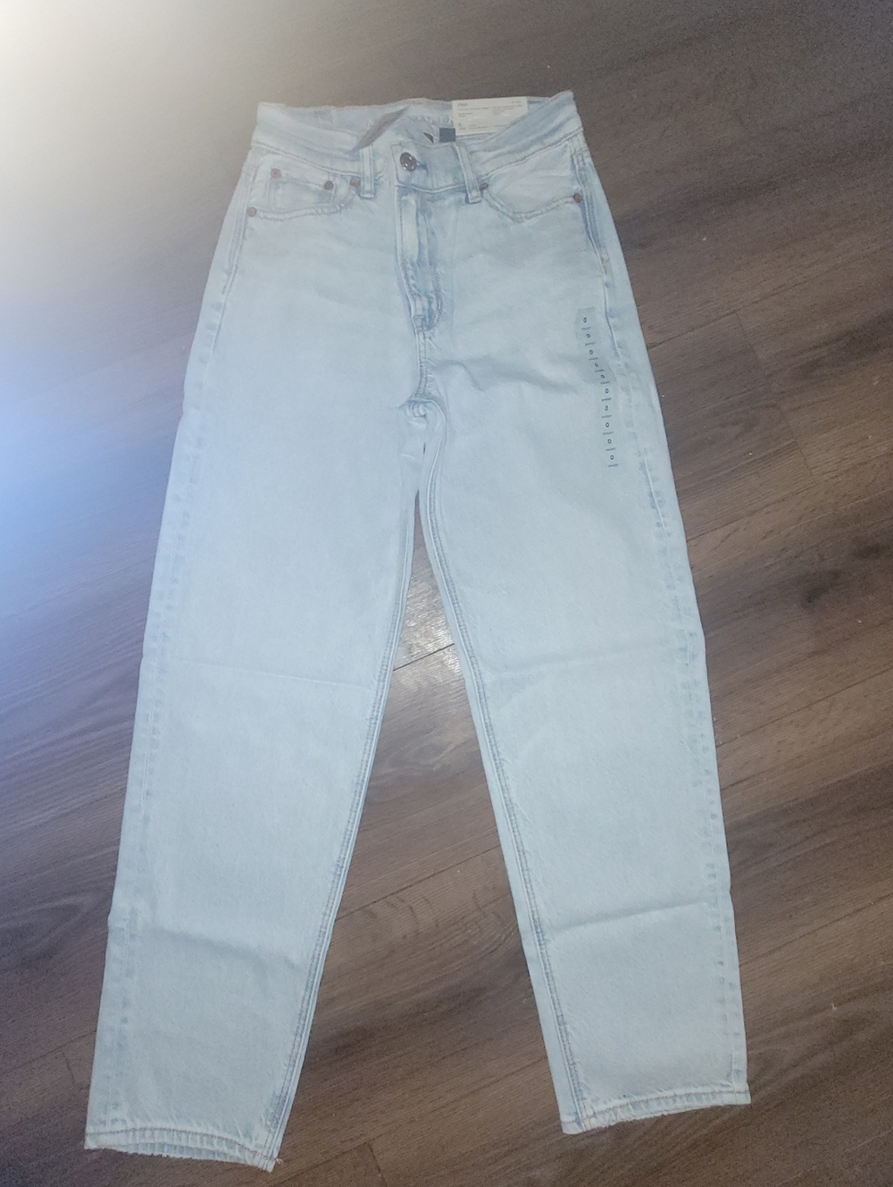 NWT AMERICAN EAGLE SUPER HIGH RISE  JEANS